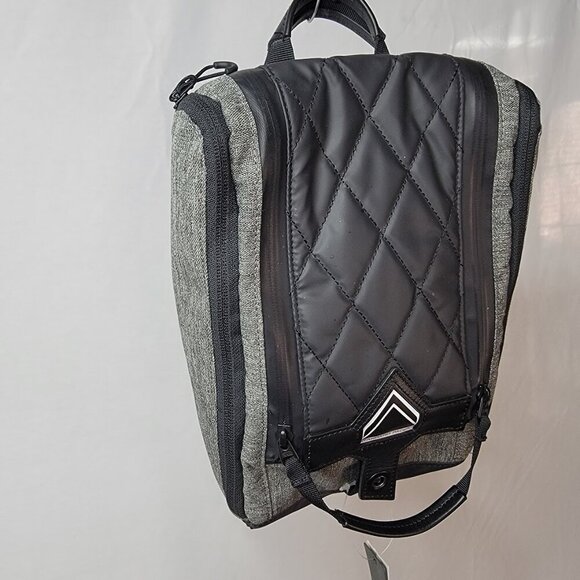 Standard Pacific Hanging Dopp Kit Toiletry Bag | Quilted Black & Gray | NWT - Picture 4 of 12